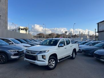 מיצובישי L-200