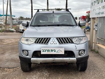 מיצובישי L-200