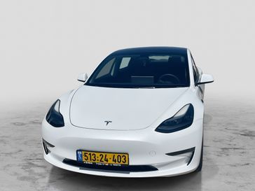 טסלה MODEL 3