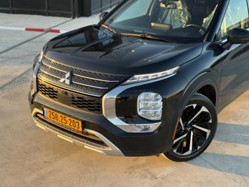 מיצובישי אאוטלנדר