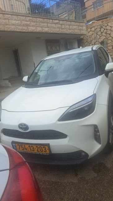 טויוטה יאריס קרוס