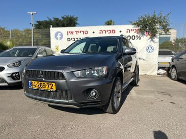 מיצובישי אאוטלנדר