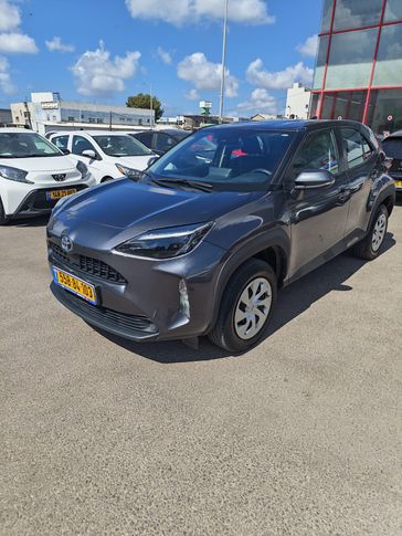 טויוטה יאריס קרוס