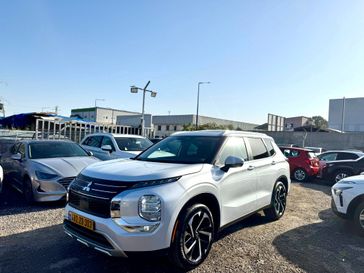 מיצובישי אאוטלנדר