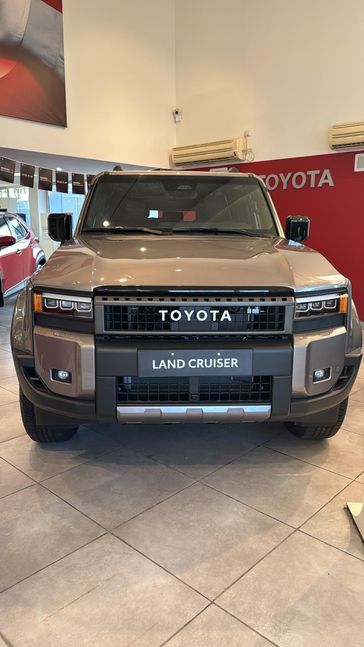 טויוטה LAND CRUISER