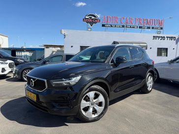 וולבו XC40