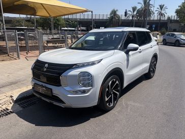 מיצובישי אאוטלנדר