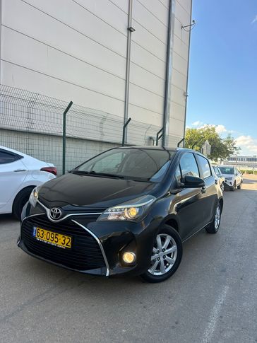 טויוטה יאריס