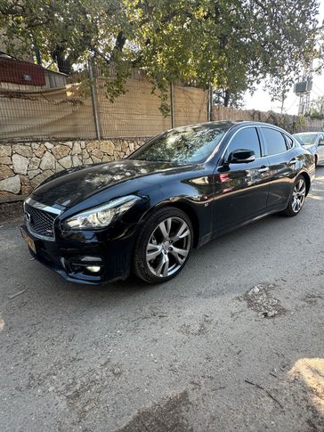 אינפיניטי Q70