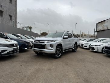 מיצובישי L-200