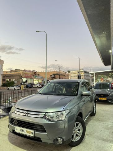 מיצובישי אאוטלנדר