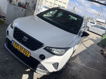 סיאט ארונה