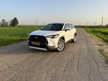 טויוטה קורולה קרוס