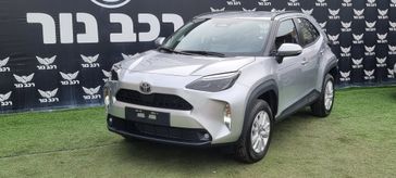טויוטה יאריס קרוס