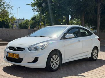 יונדאי I25