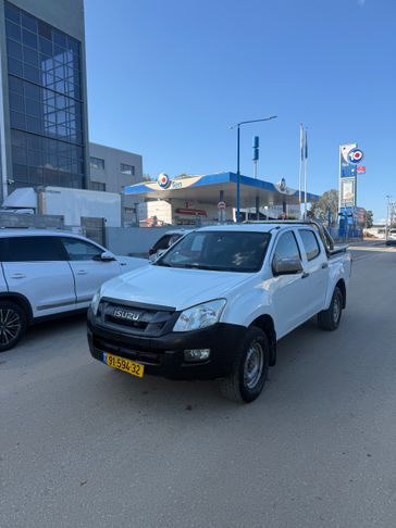 איסוזו D-Max