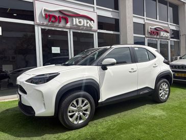 טויוטה יאריס קרוס