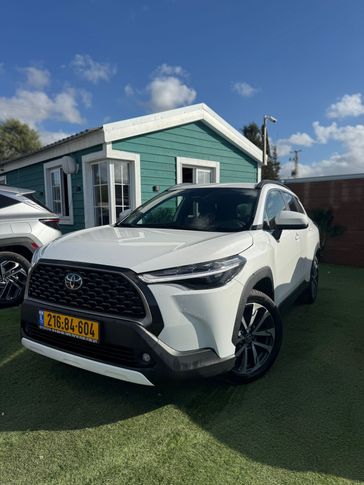 טויוטה קורולה קרוס