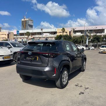 טויוטה יאריס קרוס