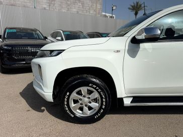 מיצובישי L-200