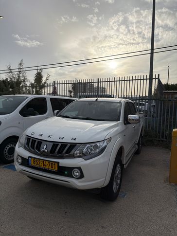 מיצובישי L-200