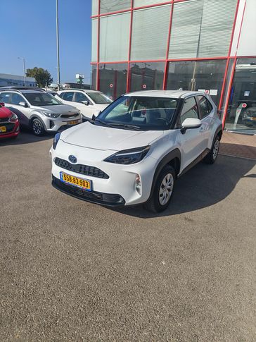 טויוטה יאריס קרוס