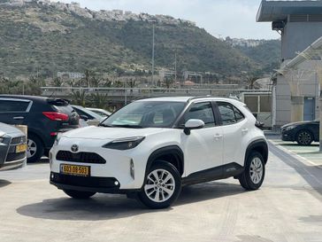 טויוטה יאריס קרוס