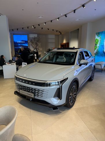 אומודה 9 PHEV