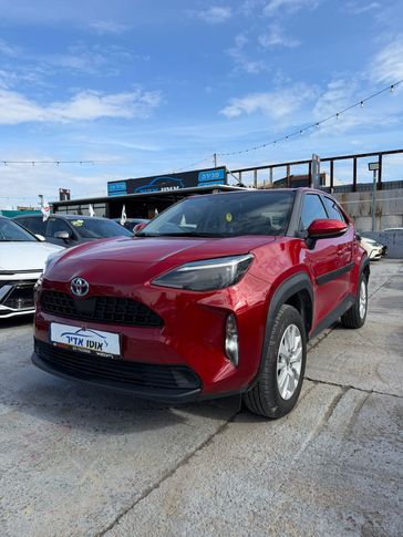 טויוטה יאריס קרוס