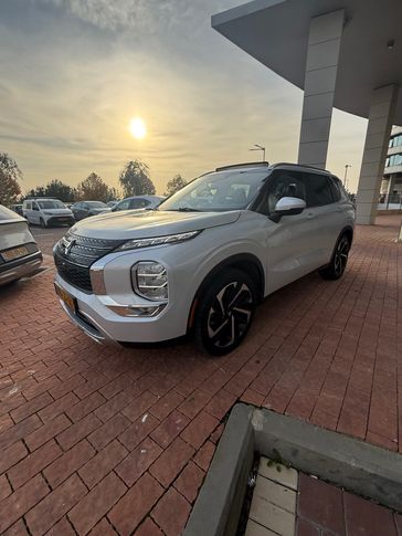 מיצובישי אאוטלנדר