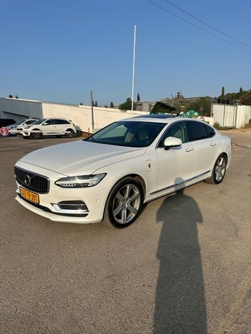 וולבו S90