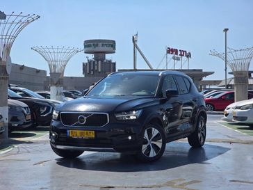 וולבו XC40