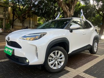 טויוטה יאריס קרוס