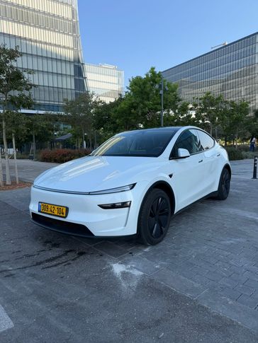 טסלה MODEL Y