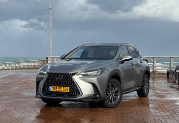 לקסוס NX450PHEV