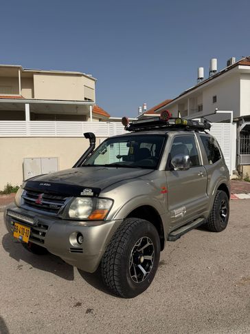 מיצובישי פאג'רו