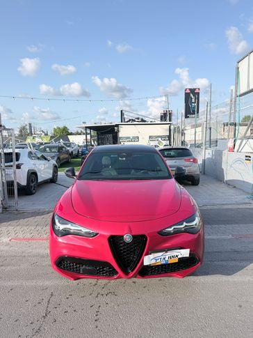 אלפא רומיאו סטלביו