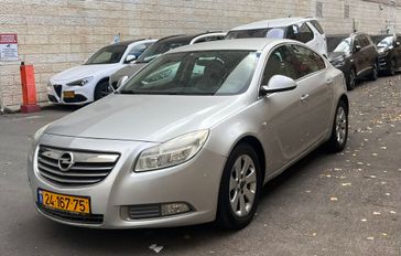 אופל אינסיגניה