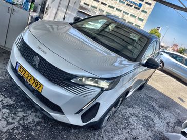 פיג'ו 3008