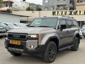טויוטה לנד קרוזר