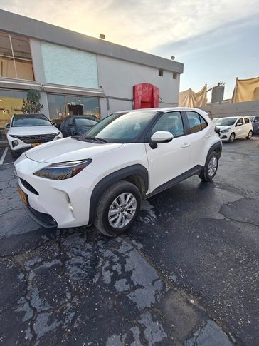 טויוטה יאריס קרוס