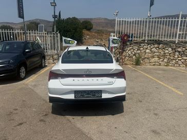 יונדאי אלנטרה