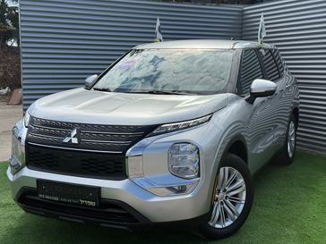 מיצובישי אאוטלנדר