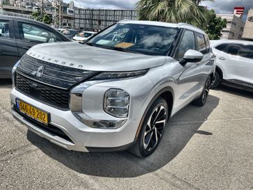 מיצובישי אאוטלנדר