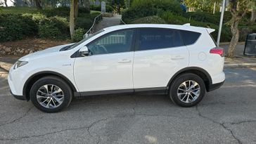 טויוטה RAV4