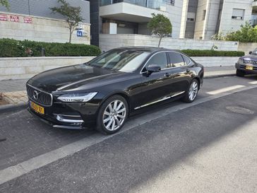 וולבו S90