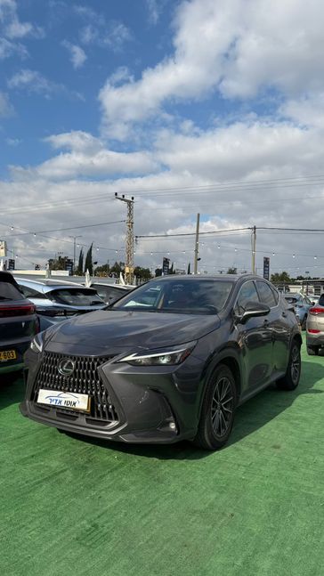 לקסוס NX450PHEV