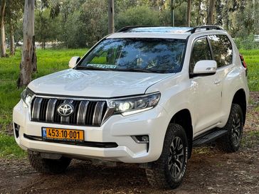 טויוטה לנד קרוזר