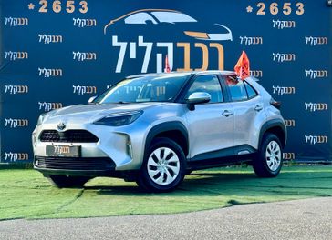 טויוטה יאריס קרוס