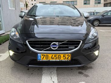 וולבו V40